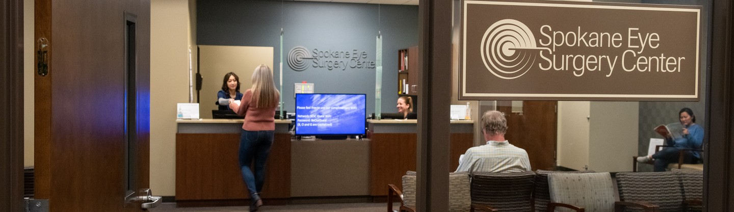 the surgery center reception area and waiting room at spokane eye clinic